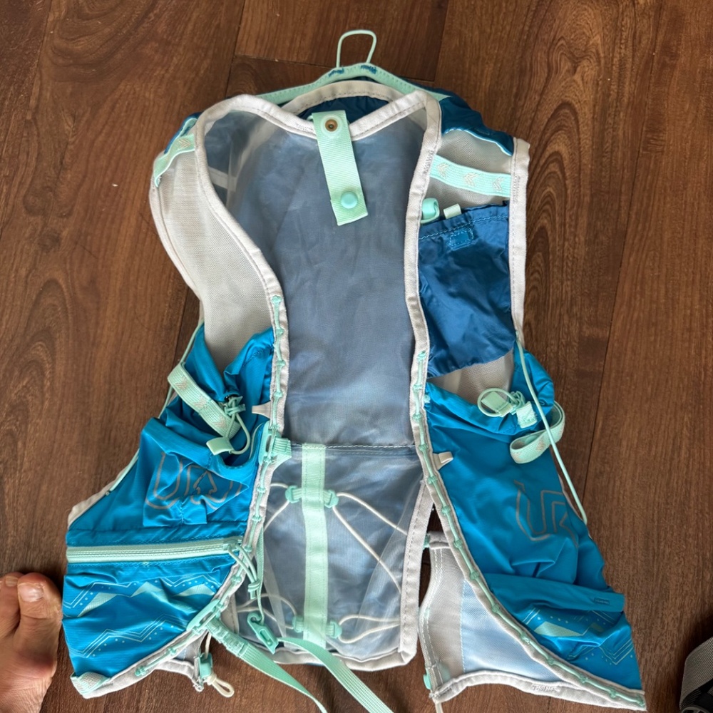 Ultimate Direction Hydration Vest - Picture 2 of 2